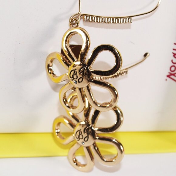 Betsey Johnson Love Fest Open Heart Drop Earrings New in Box - Picture 3 of 3